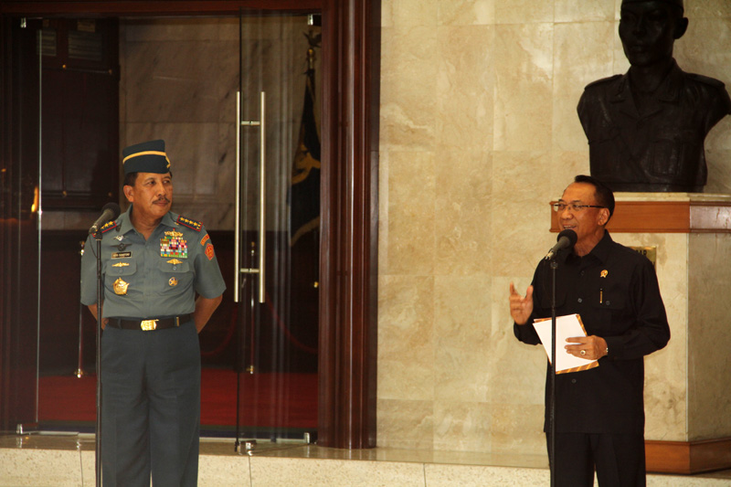 Menteri ESDM Canangkan Konversi BBM ke BBG untuk Kendaraan TNI